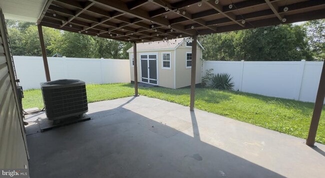 Building Photo - 4128 Point Hollow Ln