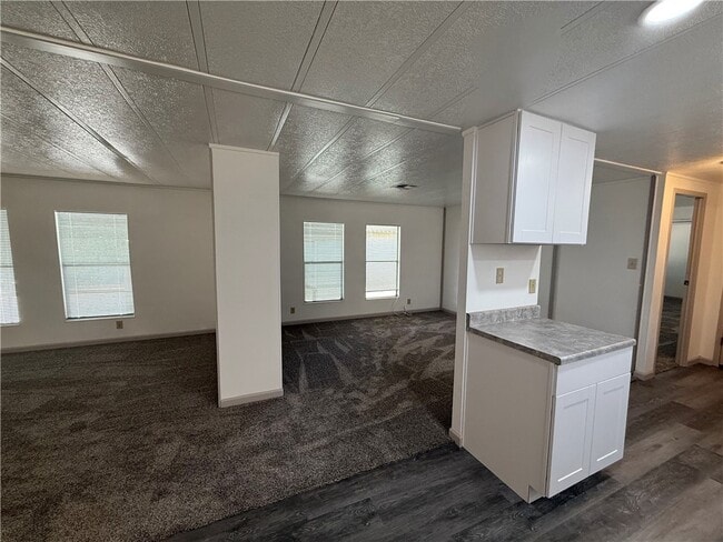 Building Photo - 2275 Lass Ave