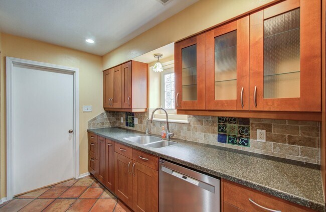 Building Photo - 6030 Willowbend Blvd