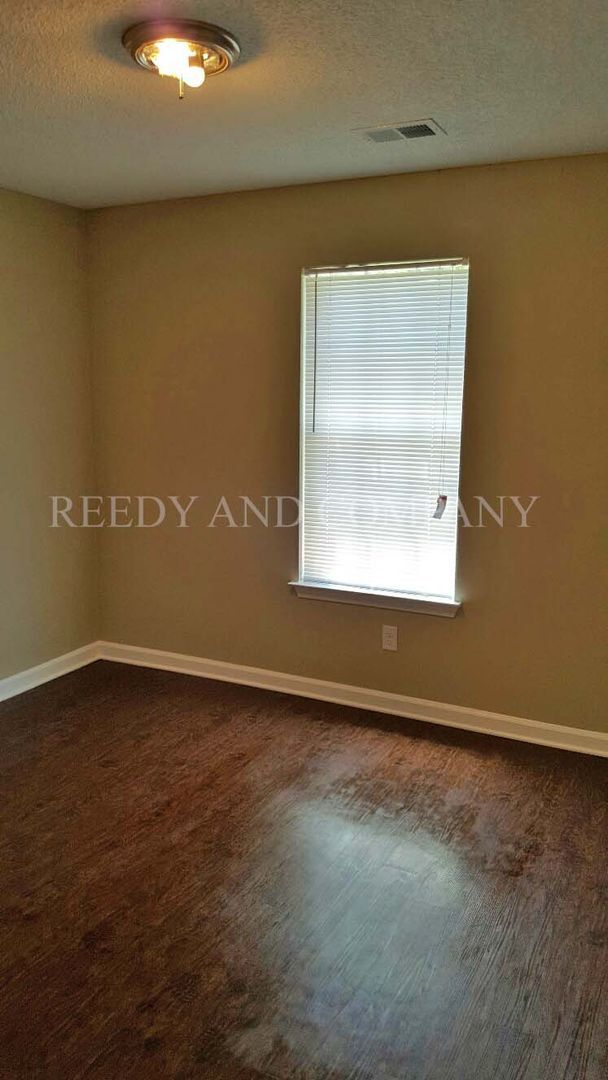 Building Photo - 9298 Charly Hill Ln