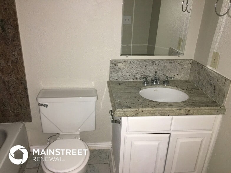 Building Photo - 1819 N 47th Dr