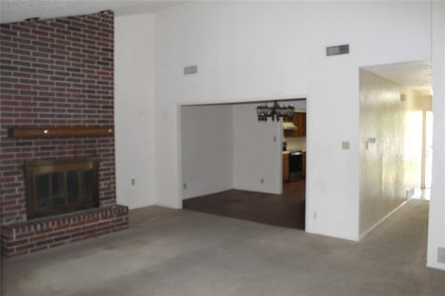 Building Photo - 2207 Canterbury Ct