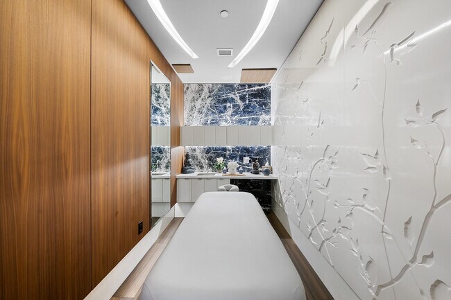 Building Photo - 701 N Fort Lauderdale Beach Blvd