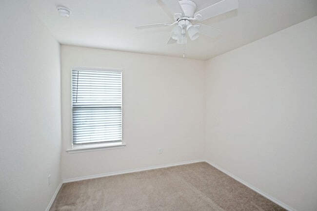 Building Photo - 138 Buttercup Bnd