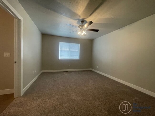 Building Photo - Cedar City Charm!