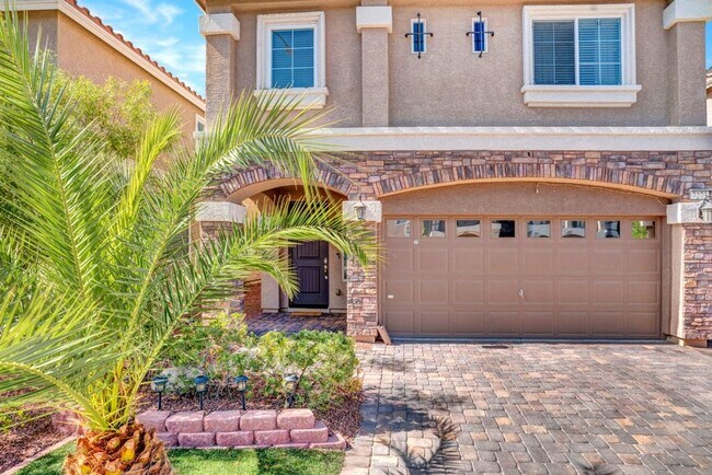 Primary Photo - Beautiful 4 Bed 2.5 Bath Home Jones and Wa...