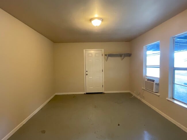 Building Photo - 802 Mildred Ave