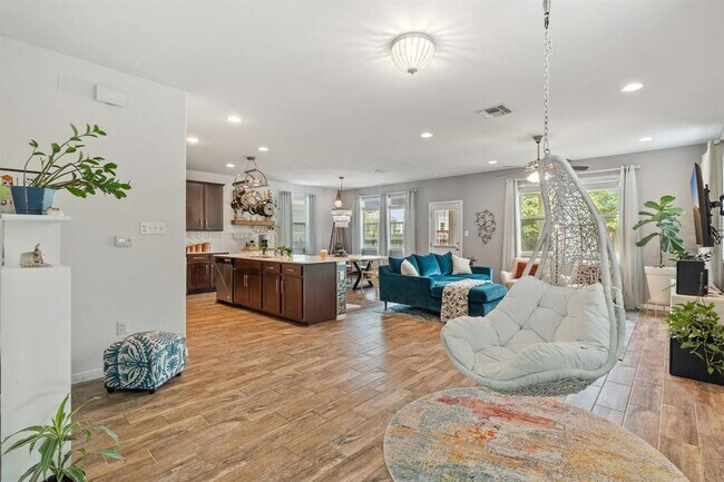 Building Photo - 1306 Falconer Wy