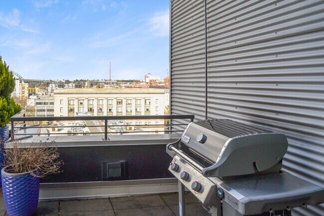 Building Photo - North Park Lofts - Historic Pearl District Warehouse Studio w/parking/most utilities/rooftop patio
