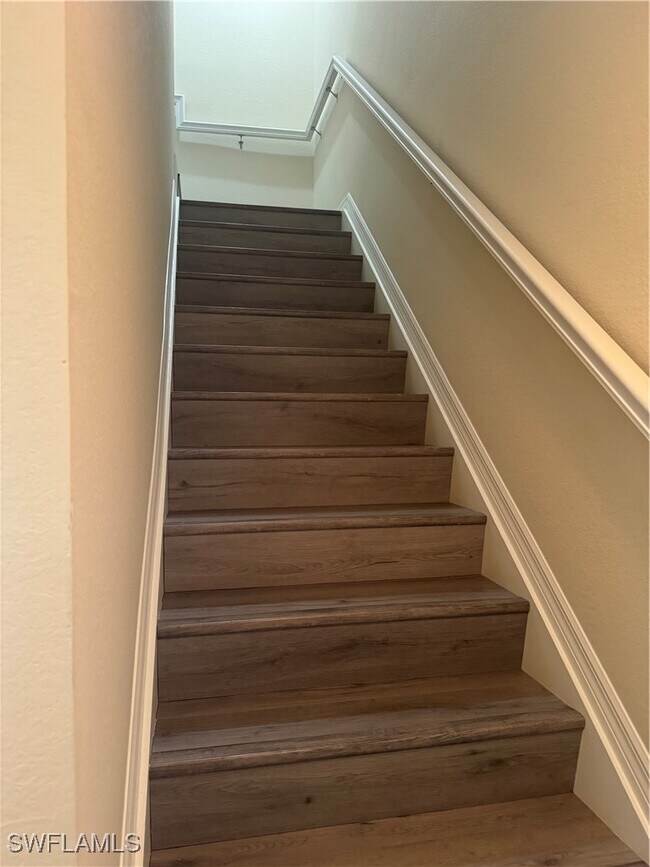 Building Photo - 9068 Gervais Cir