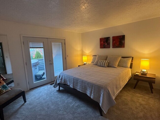 Building Photo - Argay Terrace Day Ranch with Views!