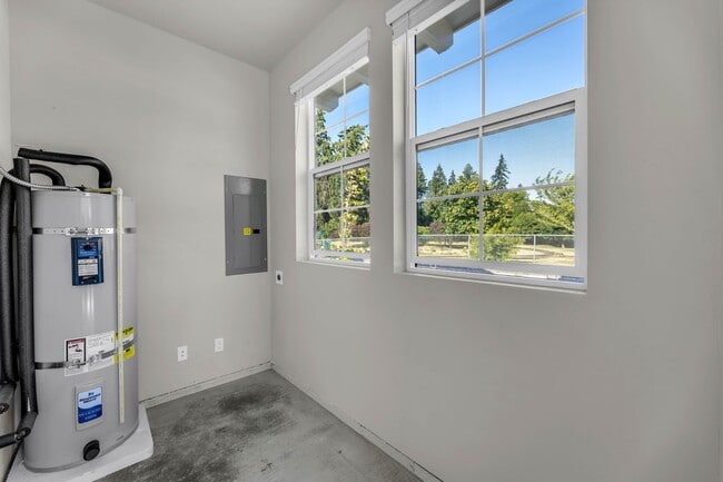 Building Photo - 9905 NE 46th Ct