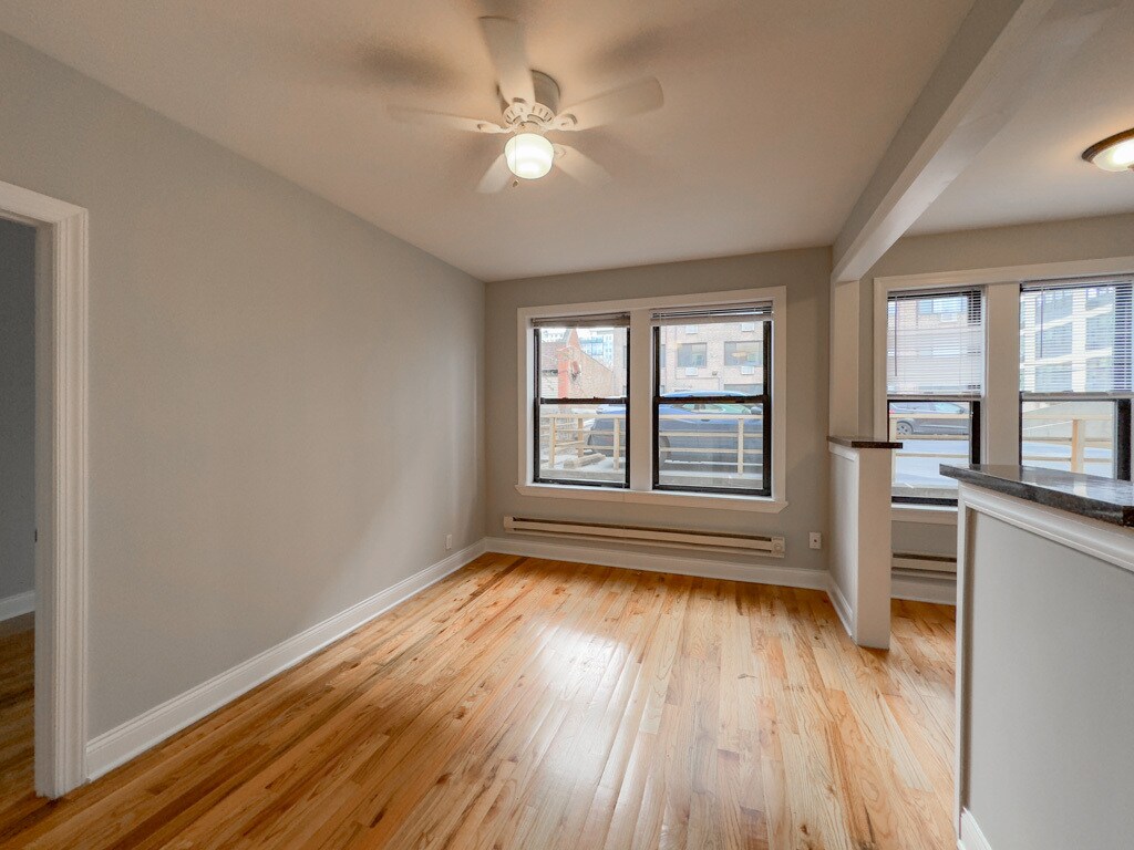 Building Photo - 516 W Melrose St