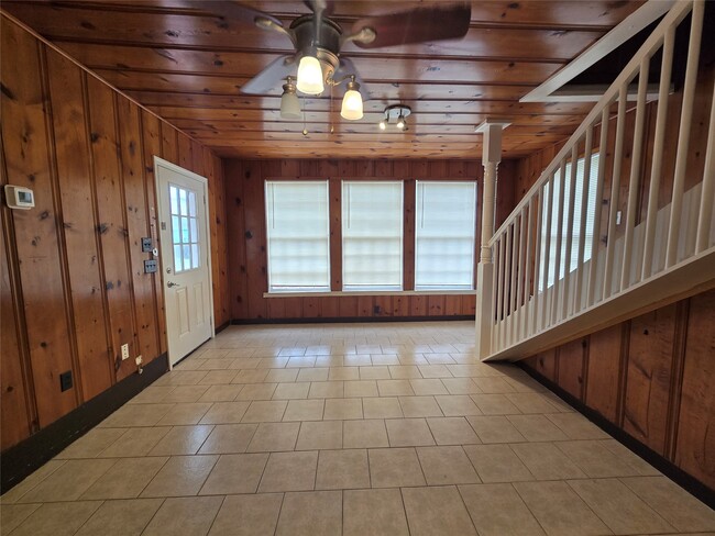 Building Photo - 5712 Maco St