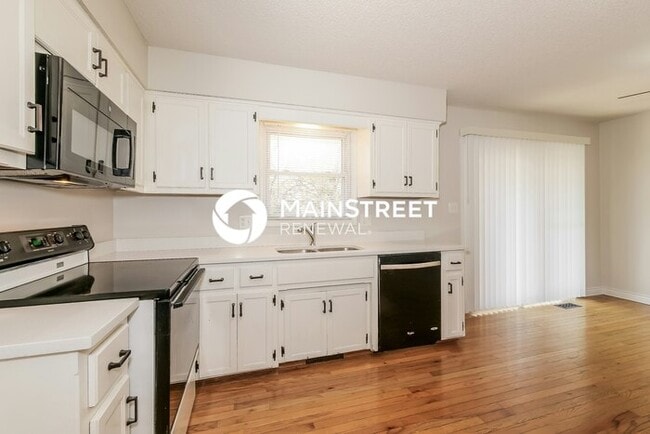 Building Photo - 3 Bedroom Pet-Friendly Home in Pleasant Valley, MO with Main Street Renewal