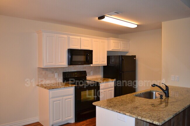 Building Photo - 508 W Hull St