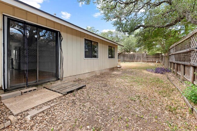Building Photo - 607 Russet Valley Dr