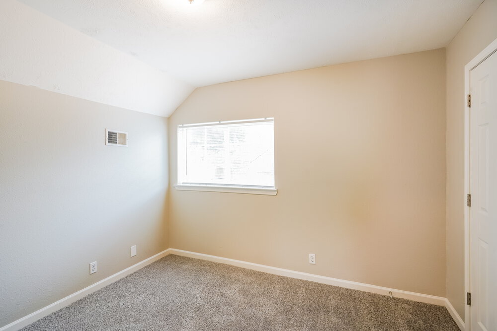 Building Photo - 654 Mable Dr