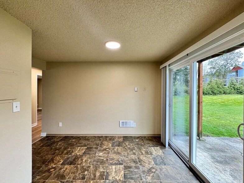 Building Photo - 5026 S 58th St