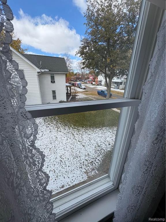 Building Photo - 426 E 4th St