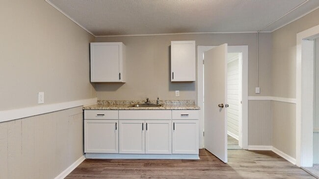 Primary Photo - Cudell neighborhood - 2 bedroom/1 bathroom...