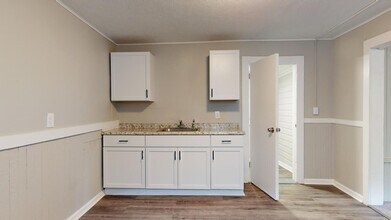 Building Photo - Cudell neighborhood - 2 bedroom/1 bathroom, Single Family Home