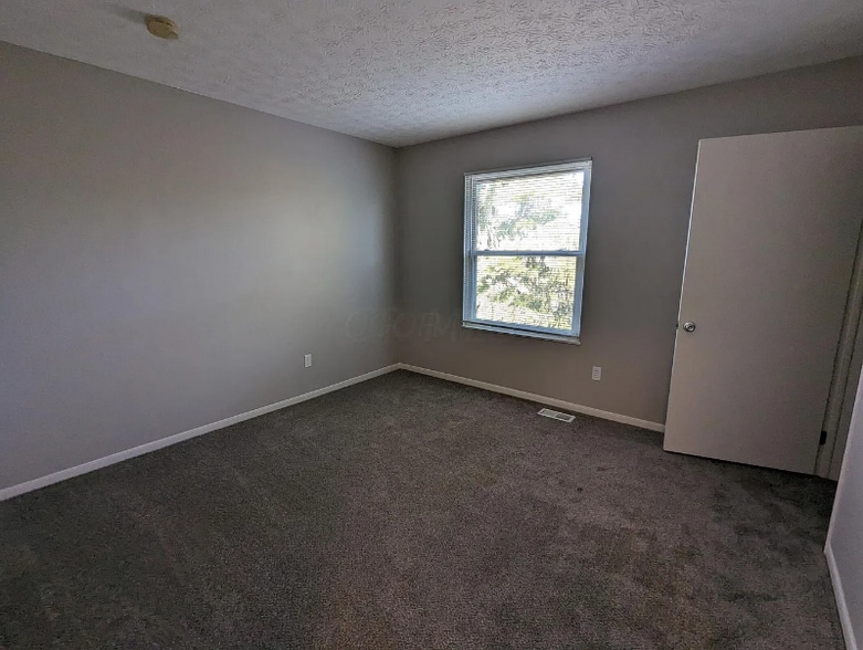 Building Photo - 5730 Crossing Ct