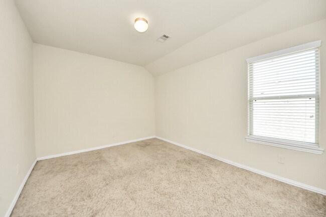 Building Photo - 1437 Northwood Springs Dr