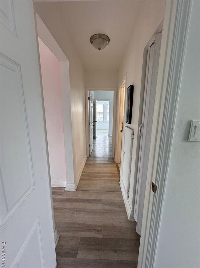 Building Photo - 8569 Quincy St