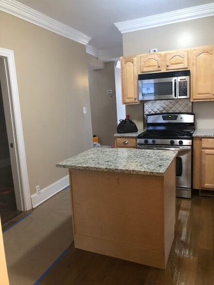 island - 3960 S Western Ave