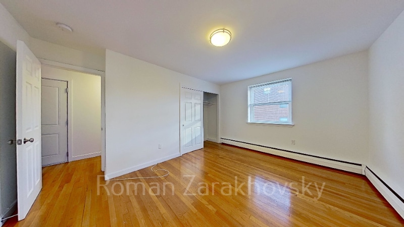 Building Photo - 14 Marion St