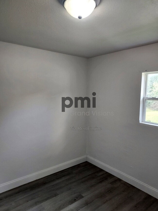 Building Photo - 801 Cantrell Heights St