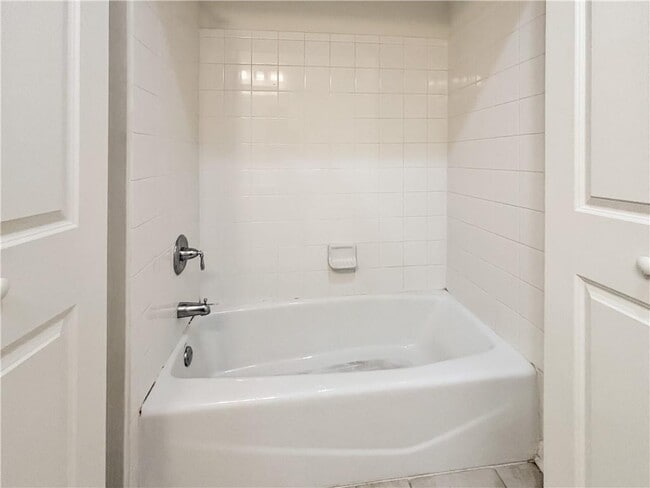 Building Photo - 2950 Mt Wilkinson Pkwy SE