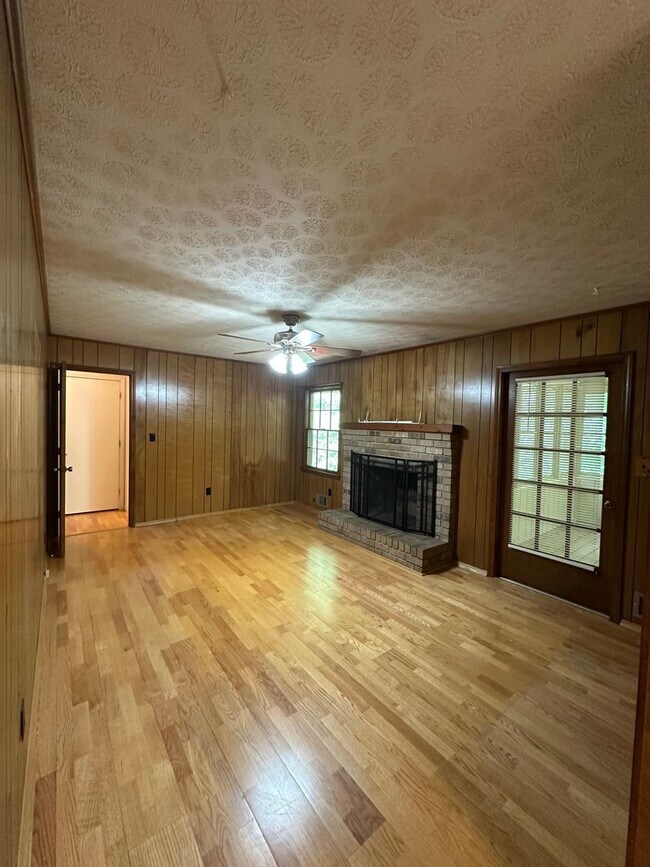 Building Photo - 375 Segrest Cir