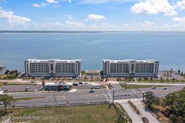 Building Photo - 1825 Riverside Dr