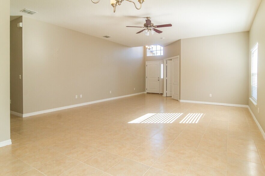 Building Photo - 322 Fieldstream W Blvd