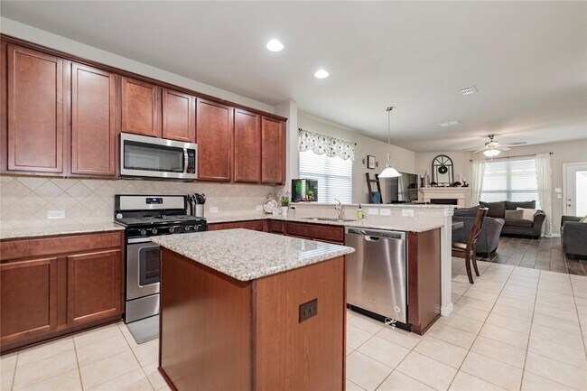 Building Photo - 1024 Bird Creek Dr