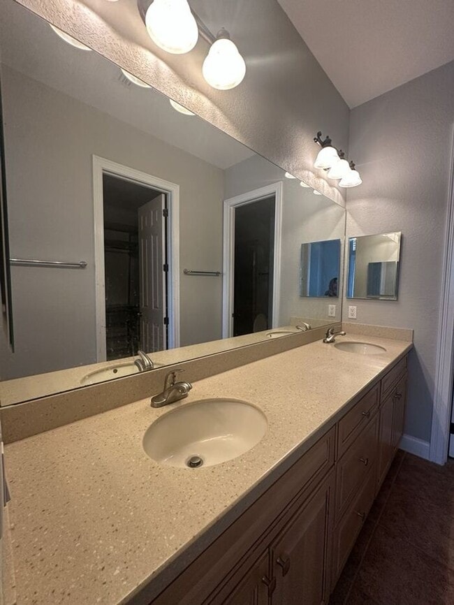 Building Photo - WESTSHORE YACHT CLUB - PREMIER GATED COMMUNITY