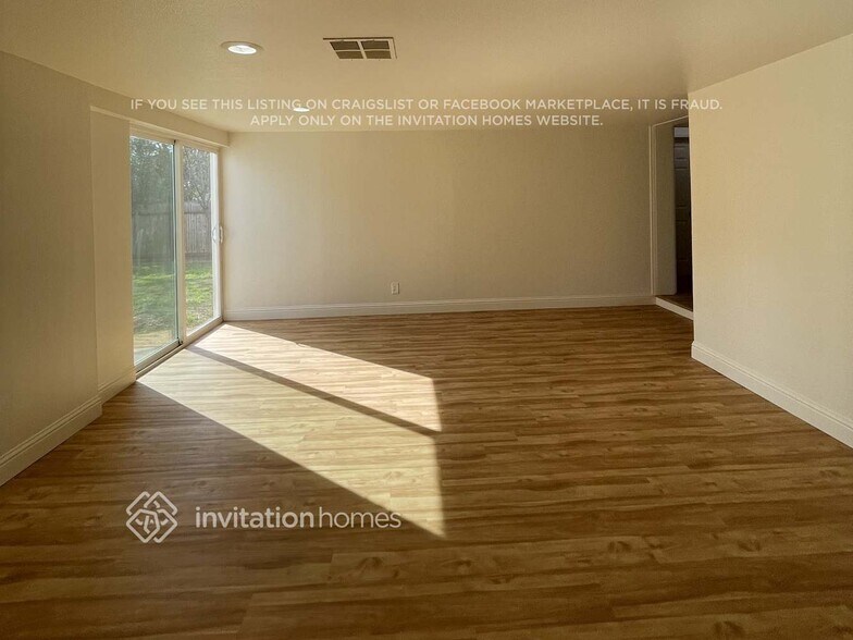 Building Photo - 3096 Yellowstone Ln