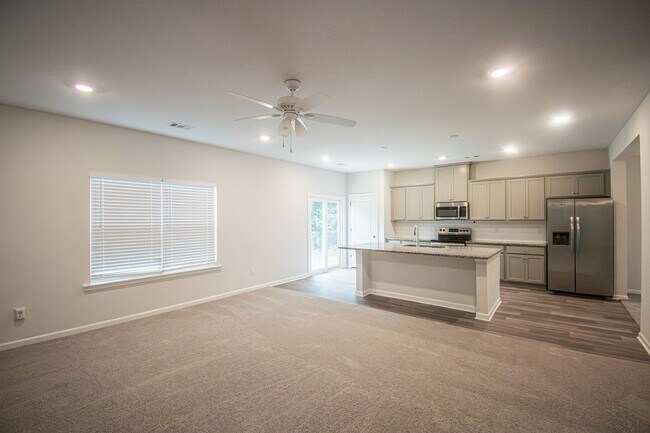 Building Photo - 57 White Pine Way
