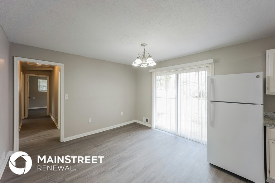 Building Photo - 2073 Louis Xiv Ln