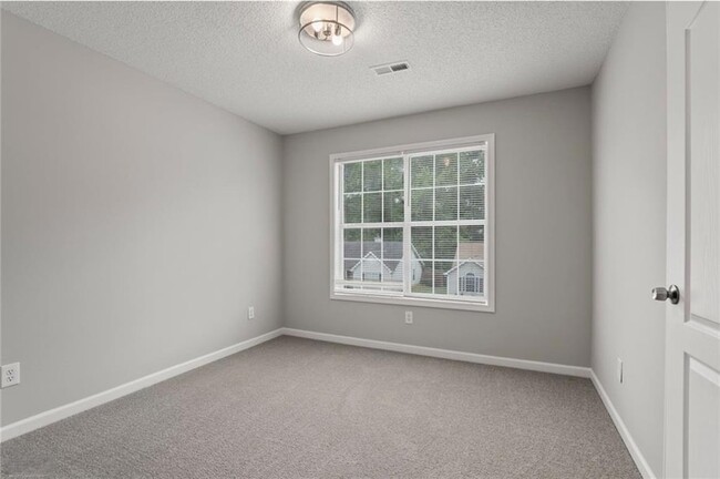 Building Photo - 298 Fallview Dr