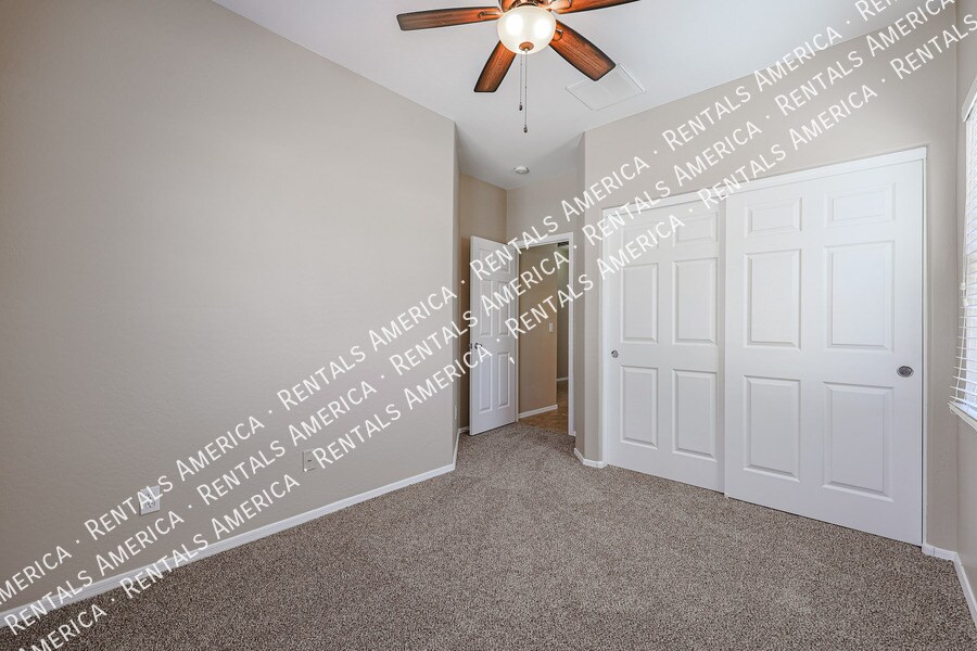 Building Photo - 17033 W Sonora St