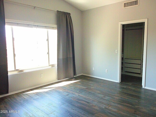 Building Photo - 4639 E Laredo Ln