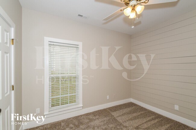 Building Photo - 209 Nottingham Dr