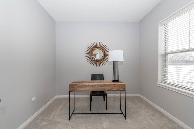 Building Photo - 21599 W Field Ct