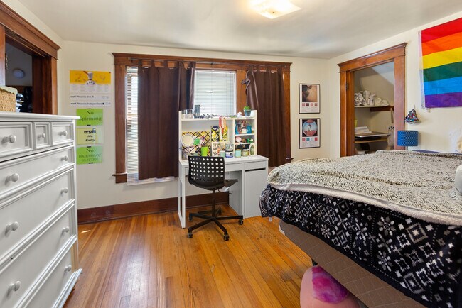 Building Photo - 123 Adams St