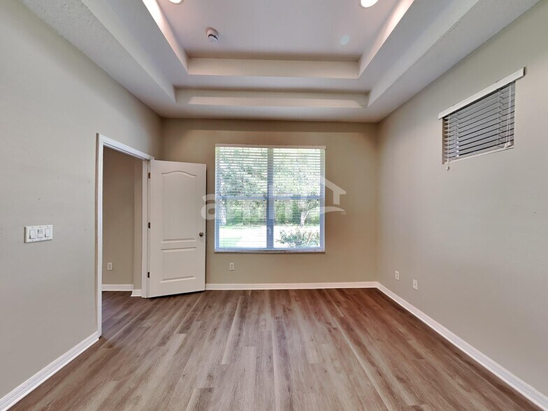 Building Photo - 7729 Grasmere Dr