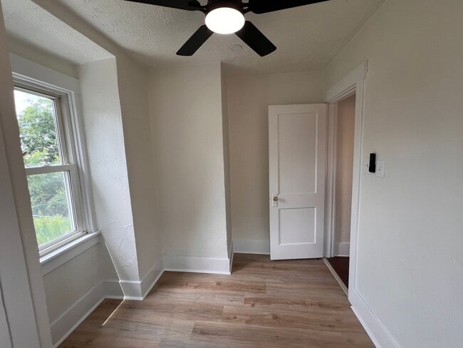 Building Photo - Pittsburgh - 4 Bedroom 2 Bathroom - Recent...
