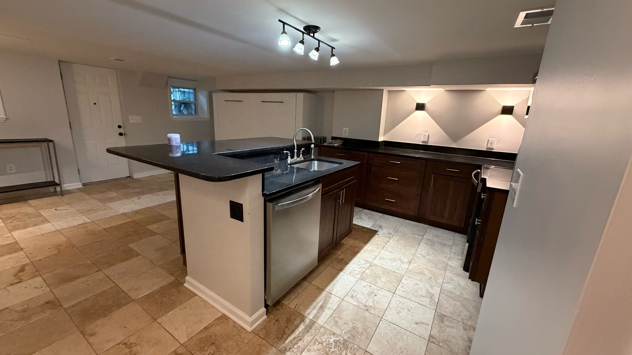 Building Photo - 1342 Park Rd NW